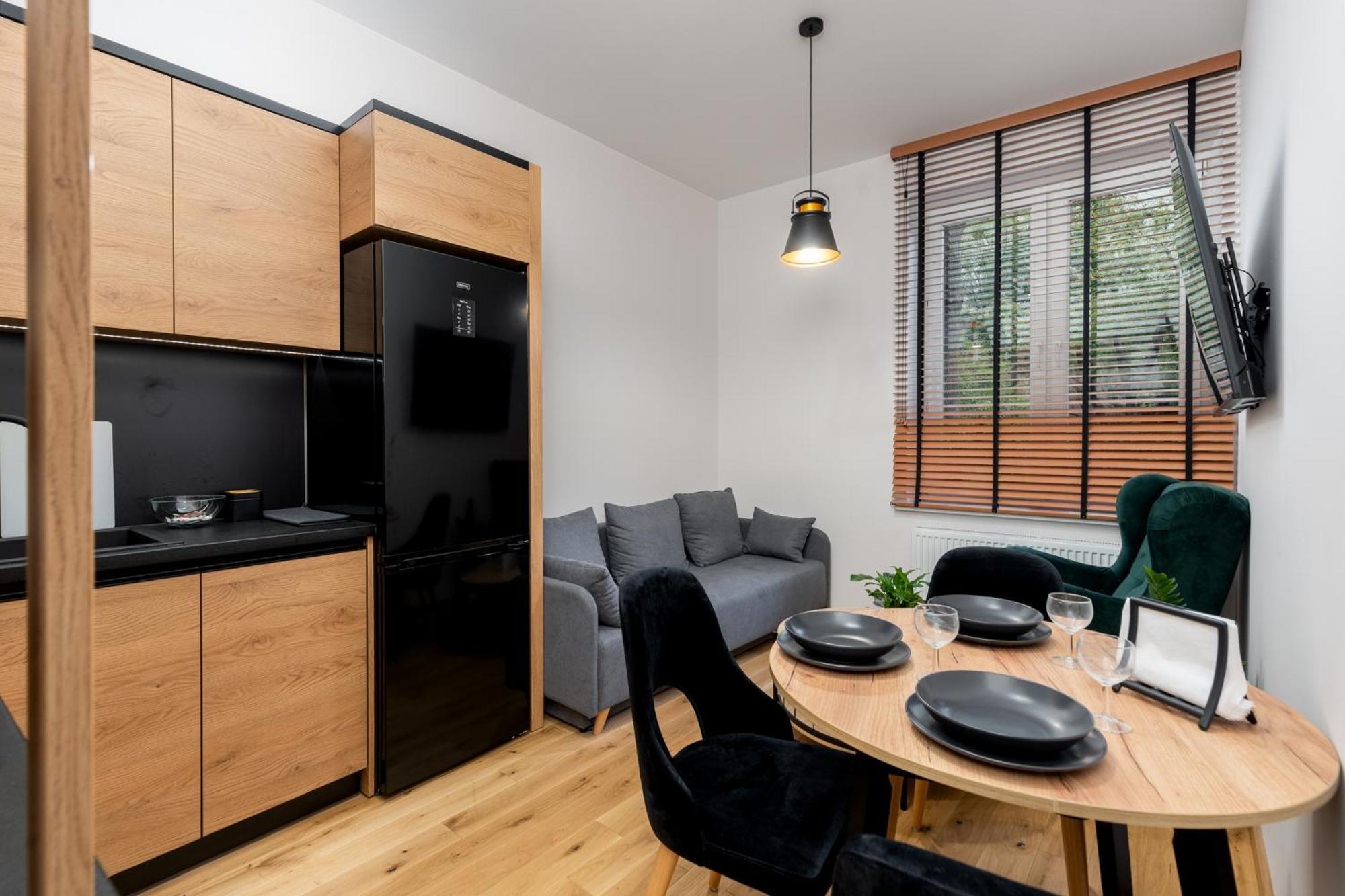 Revesen Premium Apartments Krasków Εξωτερικό φωτογραφία